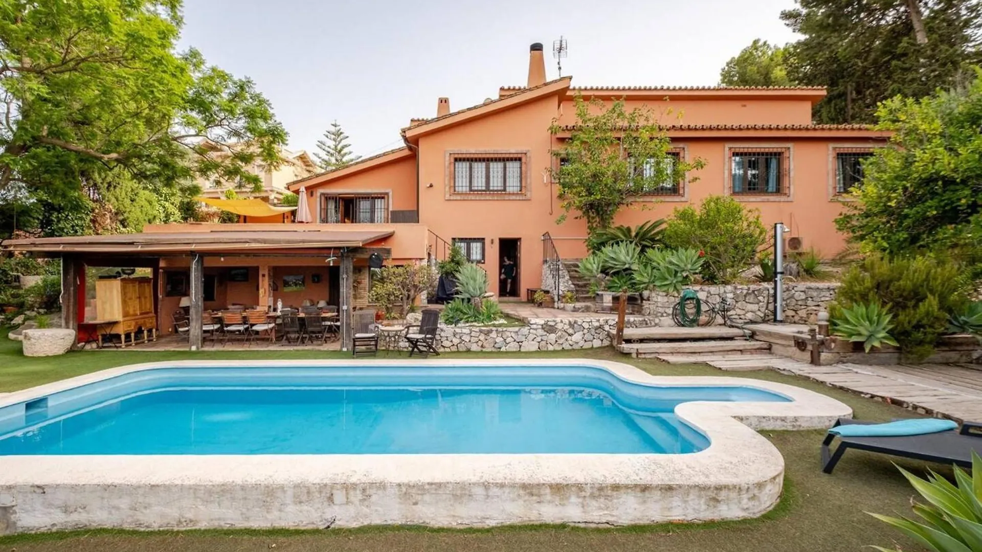 Tess Casantigua, Una Casa Con Sabor A Guatemala Torremolinos