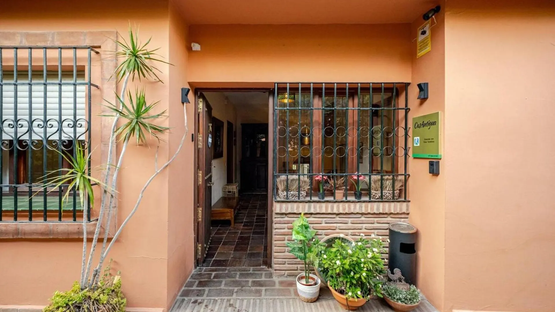 Tess Casantigua, Una Casa Con Sabor A Guatemala Torremolinos 0*,  Spain