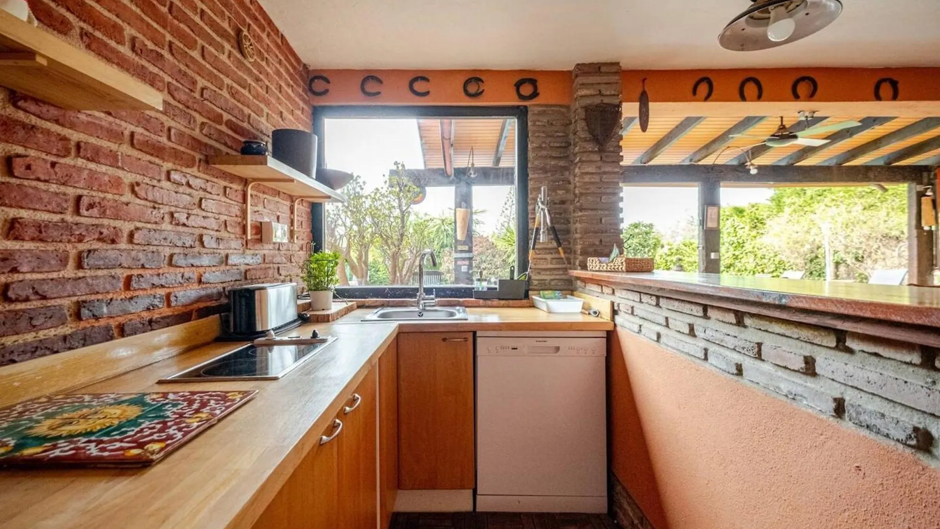 Tess Casantigua, Una Casa Con Sabor A Guatemala Torremolinos